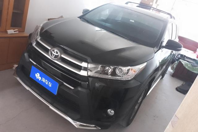 Toyota Kluger 2018 года выпуска