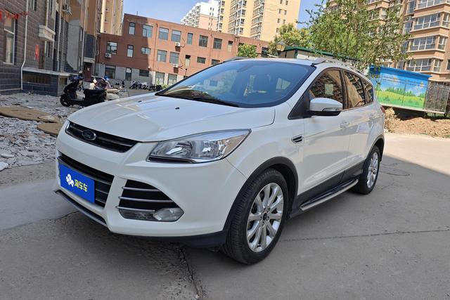 Ford Kuga 2013 года выпуска