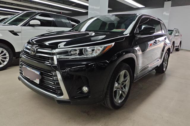 Toyota Kluger 2018 года выпуска