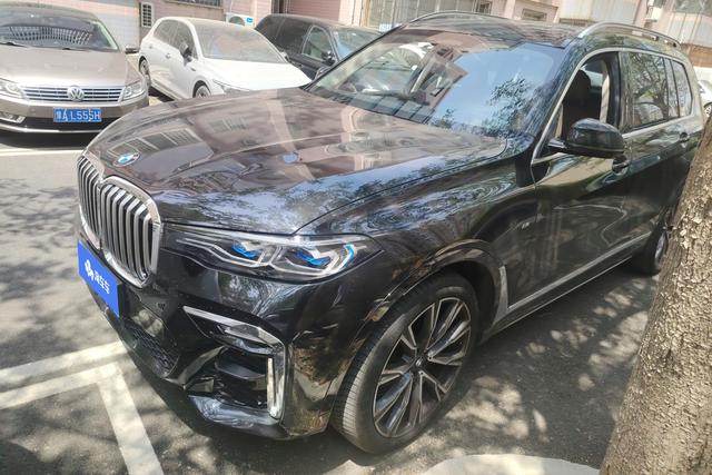 BMW X7 2022 года выпуска