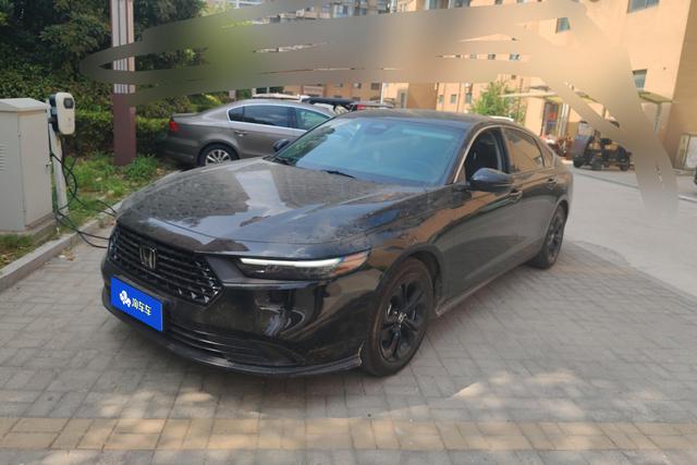 Honda Accord 2025 года выпуска