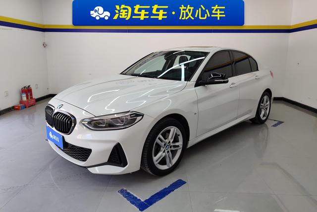 BMW 1M 2021 года выпуска
