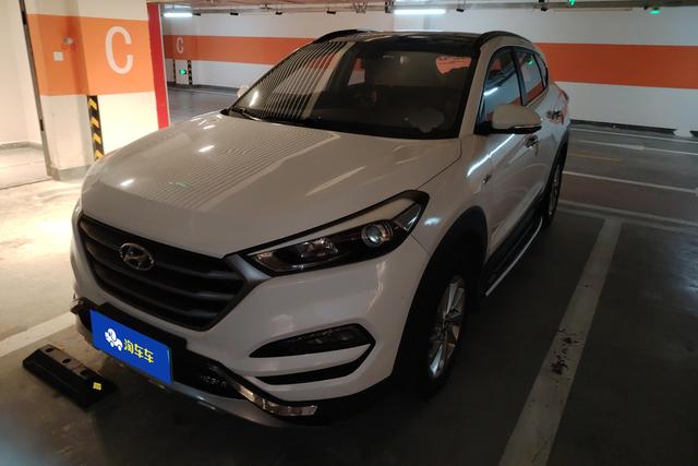 Hyundai Tucson 2015 года выпуска