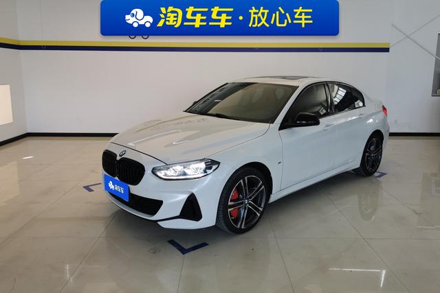 BMW 1M 2021 года выпуска