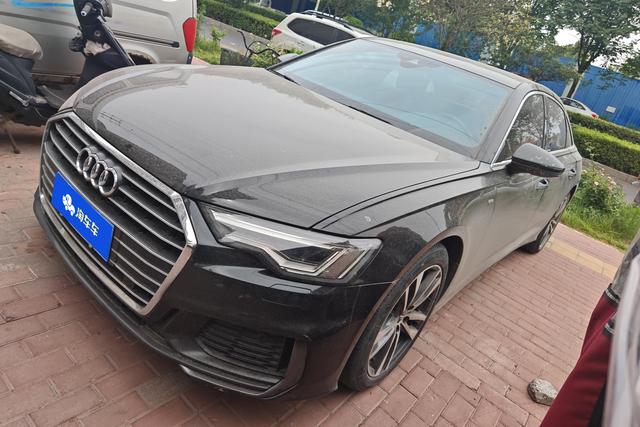 Audi A6 2019 года выпуска