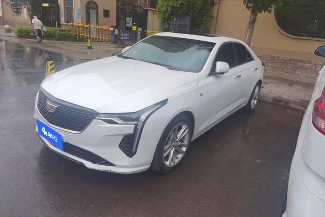 Cadillac CT4 2023 года выпуска