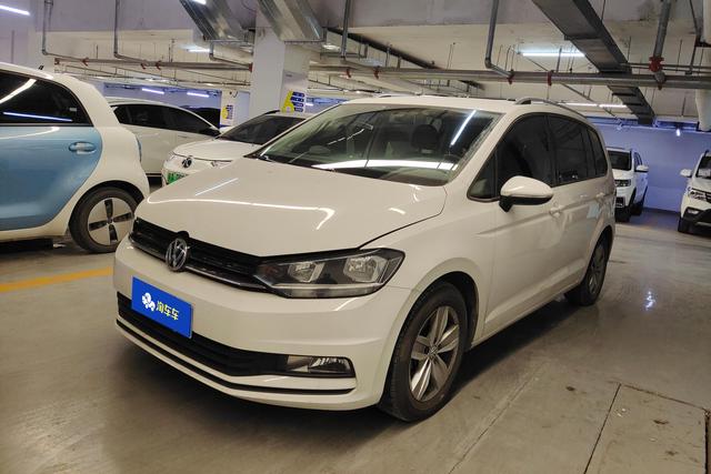 Volkswagen Touran 2016 года выпуска