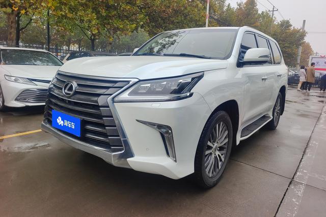 Lexus LX 2019 года выпуска