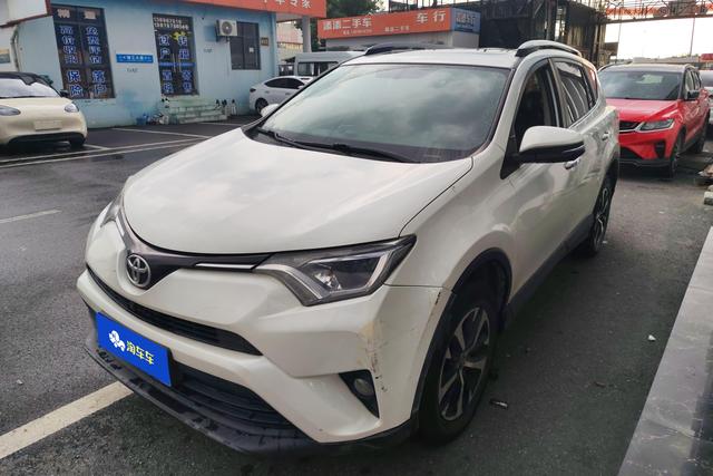 Toyota RAV 4 2016 года выпуска