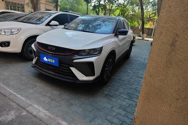 Geely Coolray 2021 года выпуска