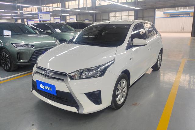 Toyota Yaris 2015 года выпуска