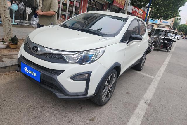 BYD Yuan 2016 года выпуска