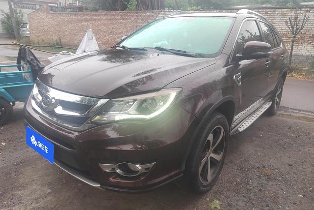 BYD S7 2015 года выпуска