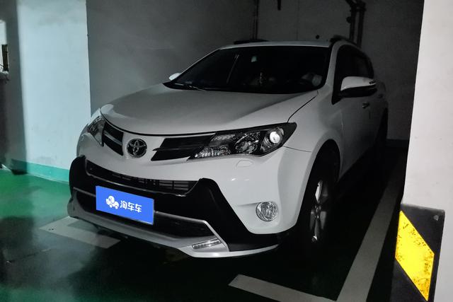 Toyota RAV 4 2013 года выпуска