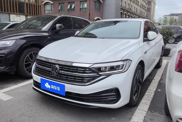 Volkswagen Jetta 2023 года выпуска