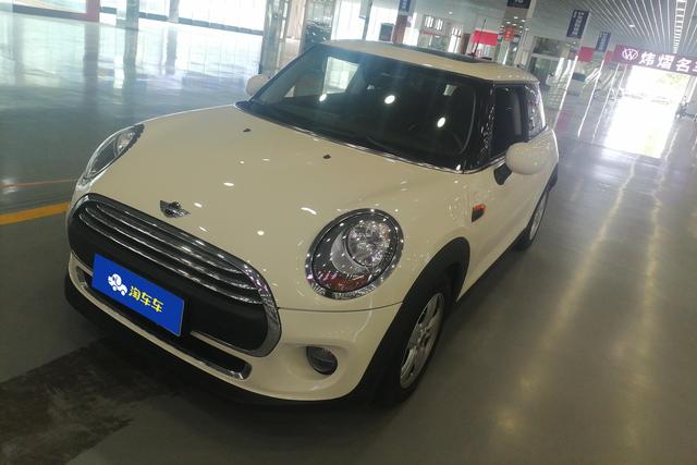 MINI Cabrio 2016 года выпуска
