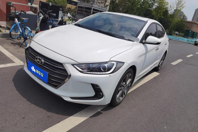 Hyundai Elantra 2016 года выпуска