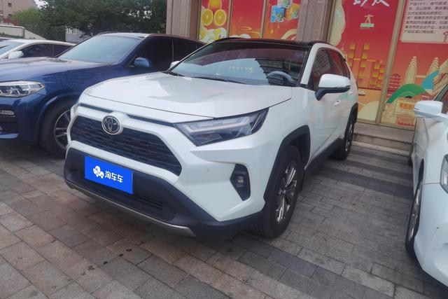 Toyota RAV 4 2023 года выпуска