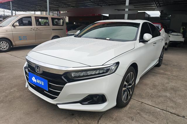 Honda Accord 2022 года выпуска