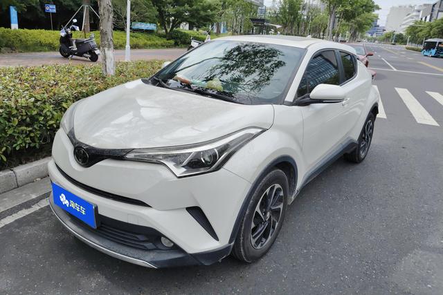Toyota C-HR 2018 года выпуска