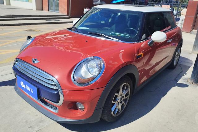 MINI Cabrio 2014 года выпуска