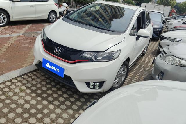Honda Fit 2016 года выпуска