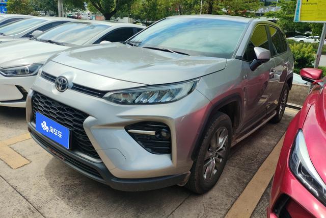 Toyota RAV 4 2024 года выпуска