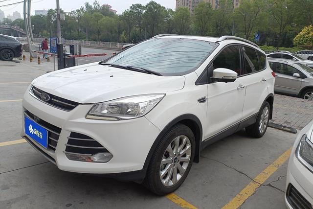 Ford Kuga 2013 года выпуска