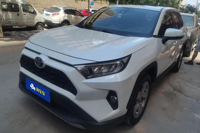 Toyota RAV 4 2020 года выпуска