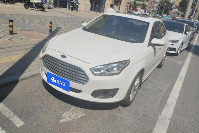 Ford Escort 2017 года выпуска