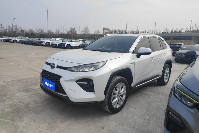 Toyota RAV 4 2022 года выпуска