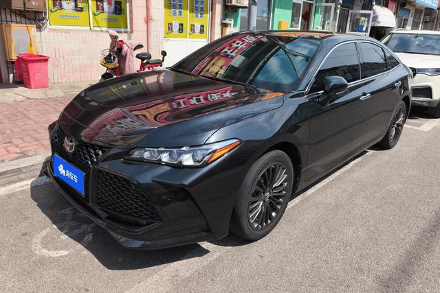 Toyota Avalon 2019 года выпуска