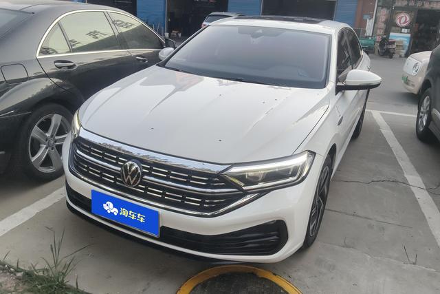 Volkswagen Jetta 2024 года выпуска