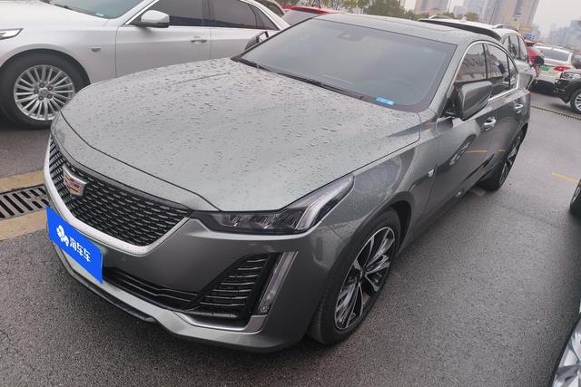 Cadillac CT5 2022 года выпуска