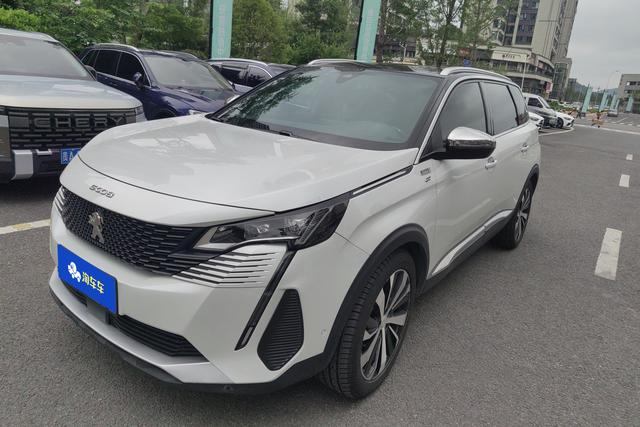 Peugeot 5008 2021 года выпуска