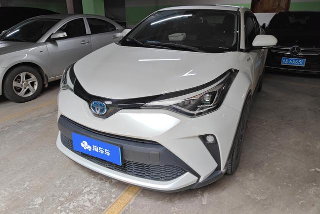 Toyota C-HR 2021 года выпуска
