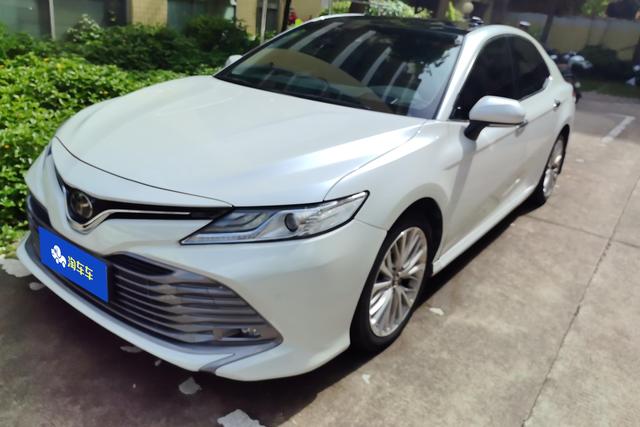 Toyota Camry 2019 года выпуска