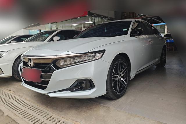 Honda Accord 2022 года выпуска