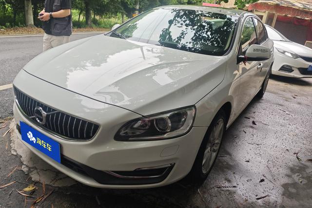 Volvo S60 2014 года выпуска