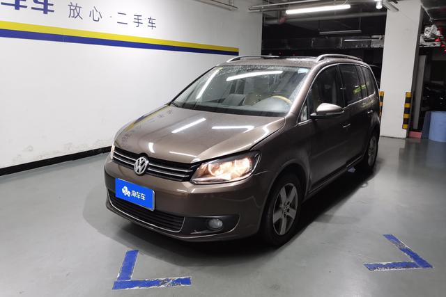 Volkswagen Touran 2013 года выпуска
