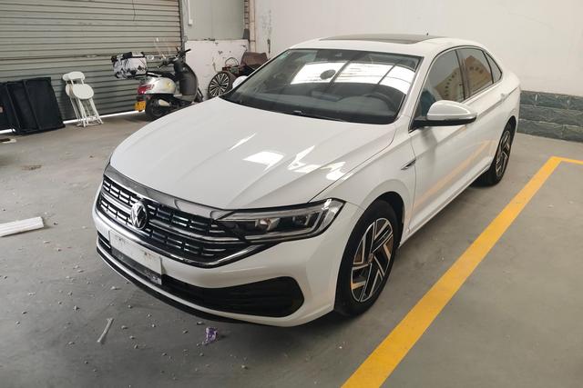 Volkswagen Jetta 2023 года выпуска