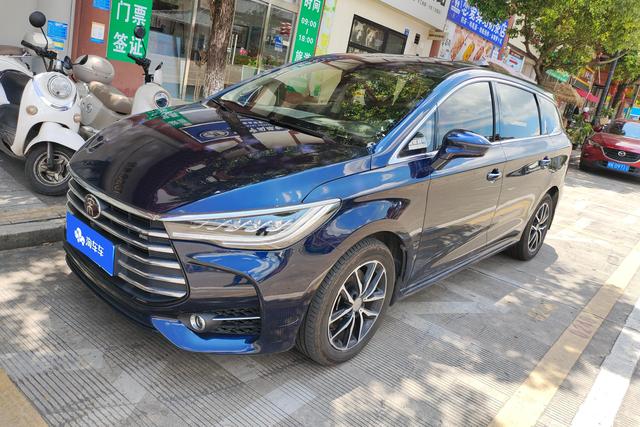 BYD Song EV 2017 года выпуска