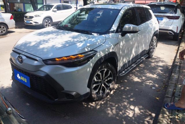 Toyota Corolla Cross 2023 года выпуска