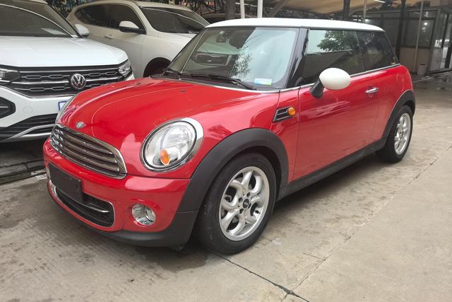 MINI Cabrio 2012 года выпуска