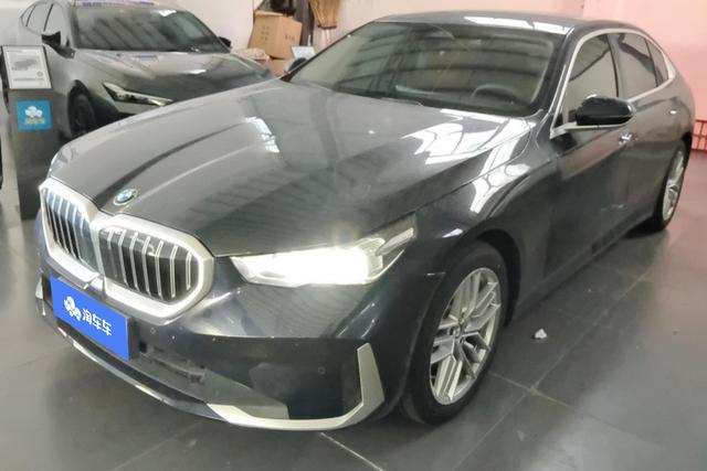 BMW 5er 2024 года выпуска
