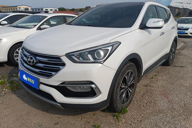 Hyundai Santa Fe 2017 года выпуска