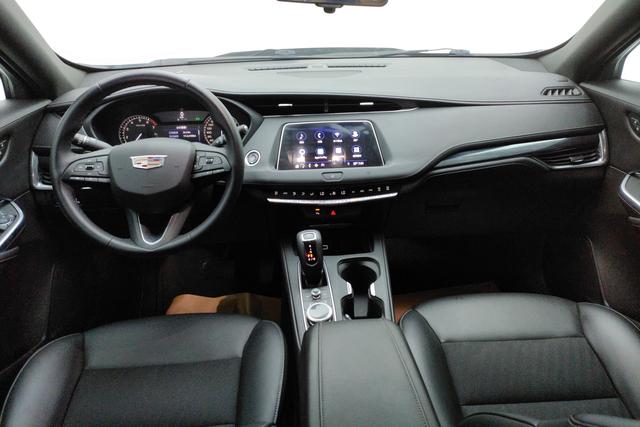 Cadillac XT4 2018 — фото 12
