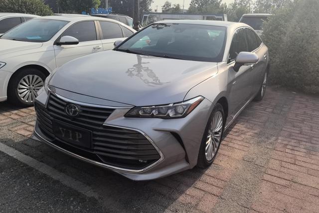 Toyota Avalon 2019 года выпуска