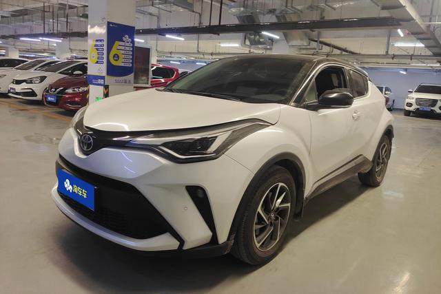 Toyota C-HR 2021 года выпуска