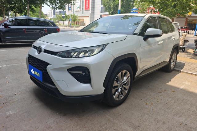 Toyota RAV 4 2022 года выпуска